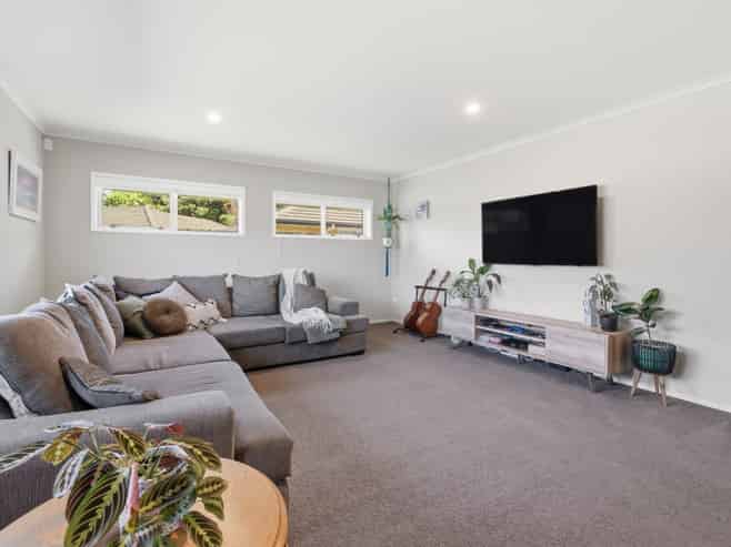 11 Barometer Way, Pyes Pa