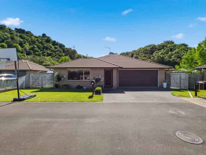 11 Barometer Way, Pyes Pa