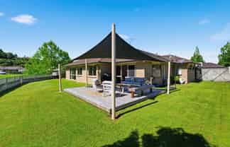 11 Barometer Way, Pyes Pa