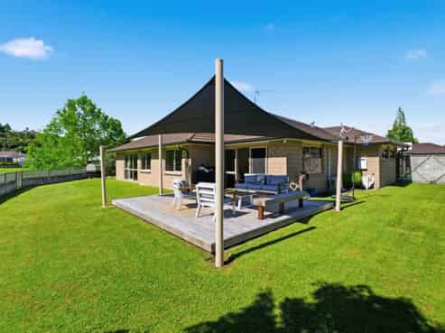 11 Barometer Way, Pyes Pa