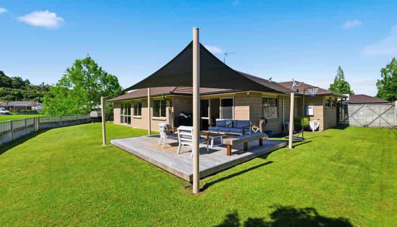 11 Barometer Way, Pyes Pa