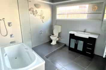 A/142 CLOVELLY RD, Bucklands Beach