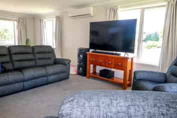 128 Korokoro Crescent, Thames