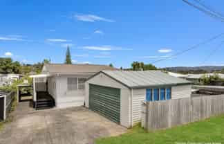 18a Sylvan Crescent, Te Atatu South