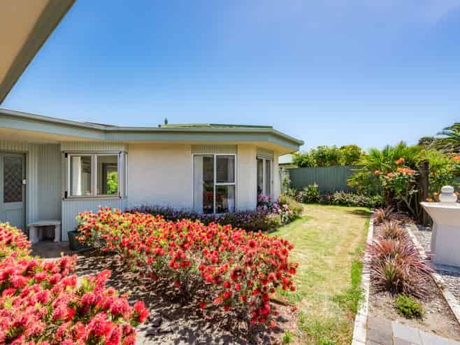 20 Freyberg Crescent, Waikanae Beach