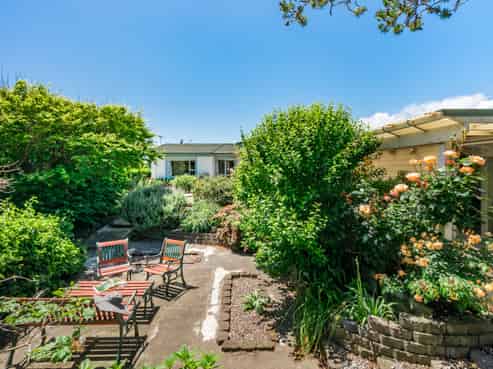 20 Freyberg Crescent, Waikanae Beach