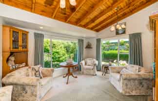 20 Freyberg Crescent, Waikanae Beach