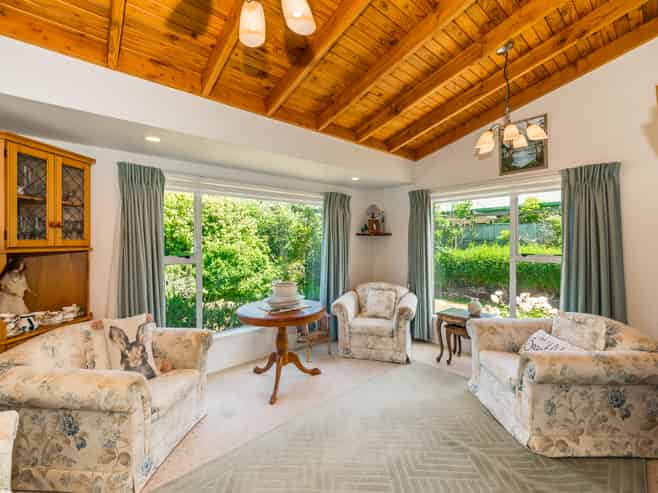 20 Freyberg Crescent, Waikanae Beach