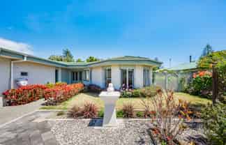 20 Freyberg Crescent, Waikanae Beach