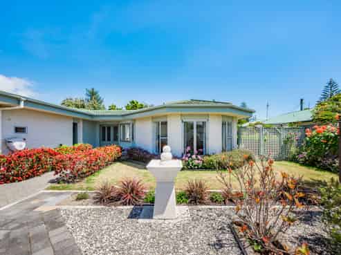 20 Freyberg Crescent, Waikanae Beach