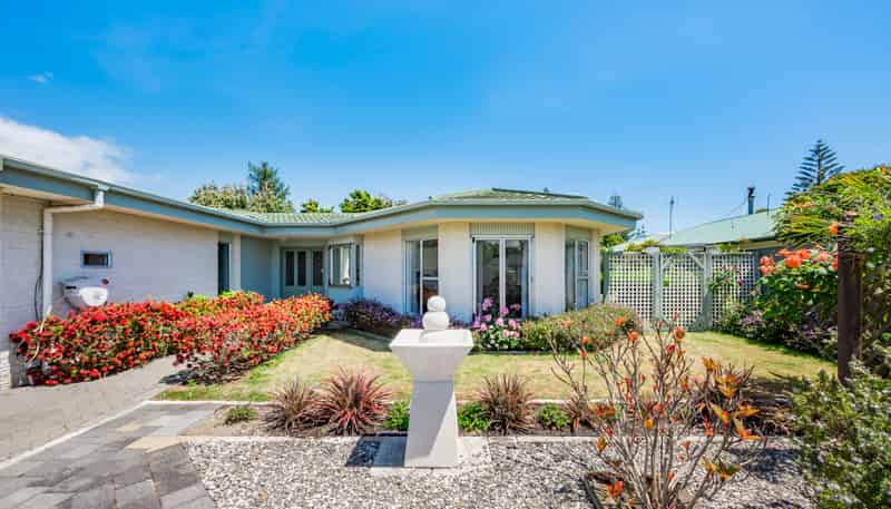 20 Freyberg Crescent, Waikanae Beach