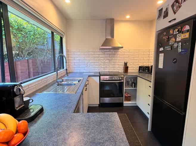 2/128 Brian Crescent, Stanmore Bay