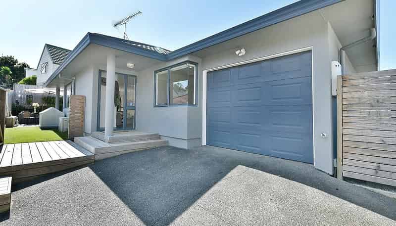 2/128 Brian Crescent, Stanmore Bay