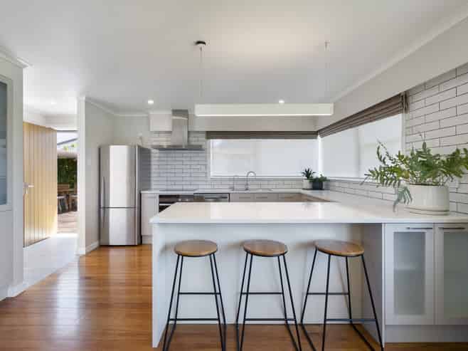 6 High Street, Bulls