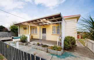 88 Avenue Road, Foxton