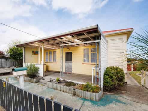 88 Avenue Road, Foxton
