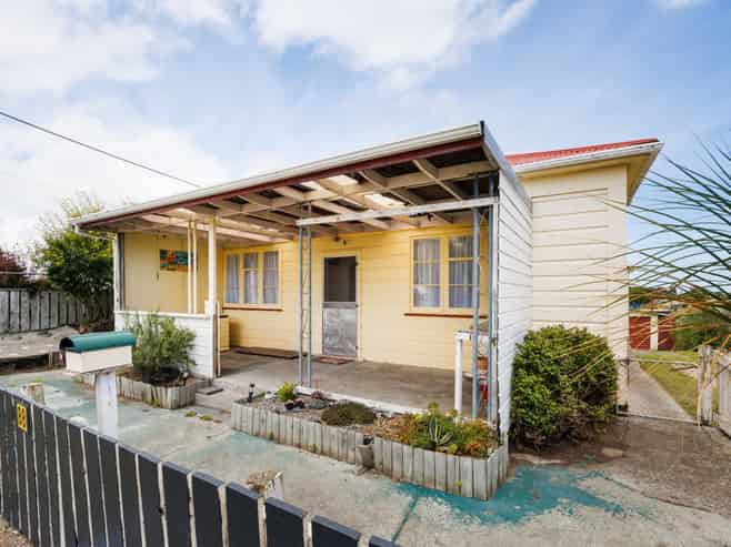 88 Avenue Road, Foxton