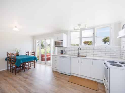 88 Avenue Road, Foxton