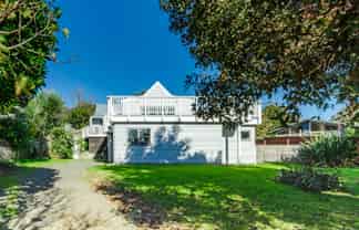 11 Hicks Crescent, Waikanae Beach