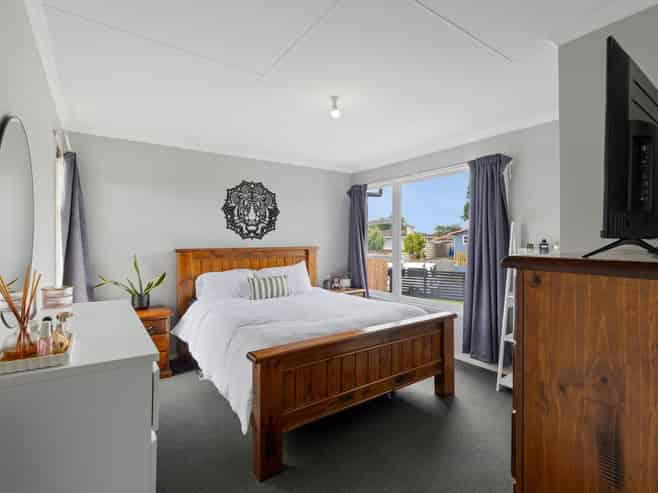 49 Kimberley Grove, Westbrook