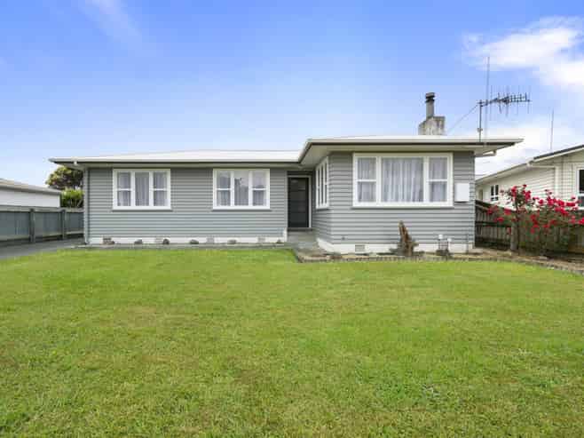 3 Somerset Crescent, Highbury