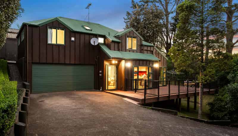 50 Bel Air Drive, Hillsborough