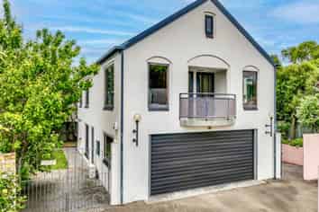2/155 Yaldhurst Road, Upper Riccarton