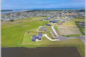 16 Carex Grove, FOXTON BEACH