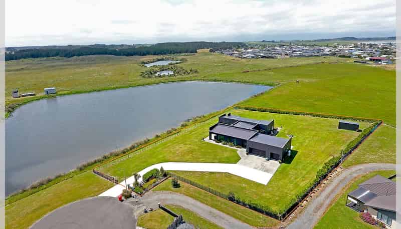 16 Carex Grove, FOXTON BEACH