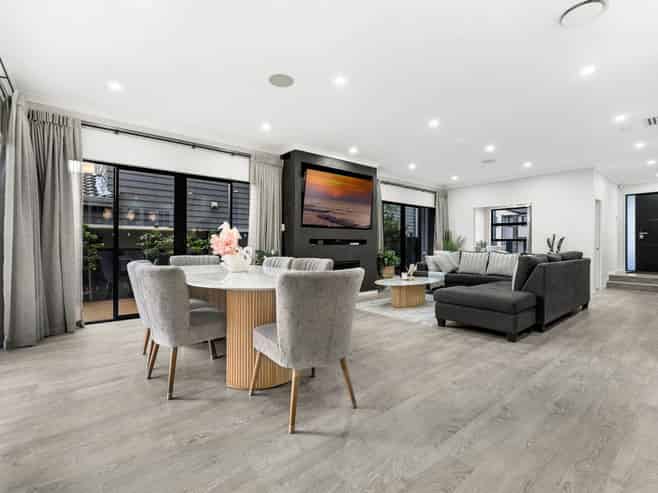 19  Tinaku Road, Flat Bush