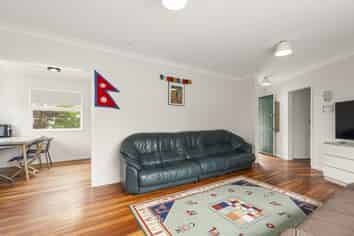 2 Gear Street, Utuhina