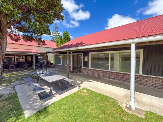 Prime salon/office space in Hokowhitu Village