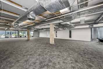 Retail/services offering in high-profile precinct