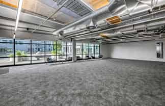 Retail/services offering in high-profile precinct