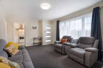 2/49A Shakespeare Avenue, Trentham