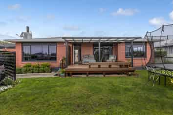 30 Featherston Street, Levin