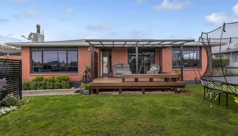 30 Featherston Street, Levin