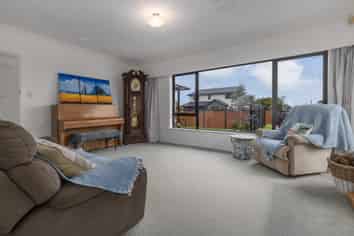 30 Featherston Street, Levin