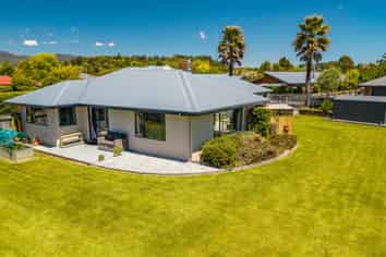 2 Mayer Crescent, WAKEFIELD