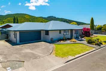 2 Mayer Crescent, WAKEFIELD