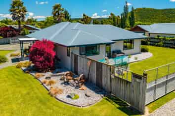 2 Mayer Crescent, WAKEFIELD