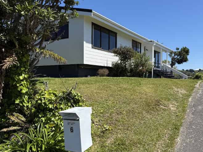 6 Wisteria Grove, Maungaraki