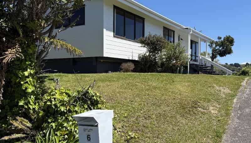 6 Wisteria Grove, Maungaraki