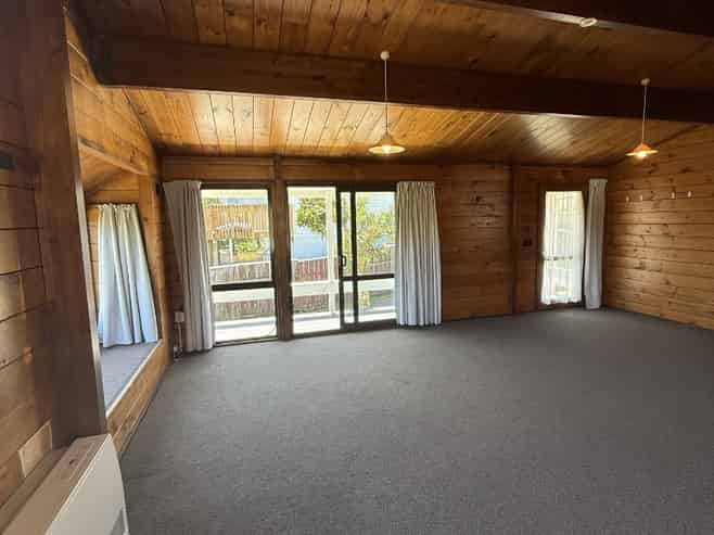 6 Wisteria Grove, Maungaraki