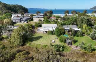 4 Riverview Road, Cooks Beach