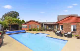 11 Oakwood Grove, Paraparaumu Beach