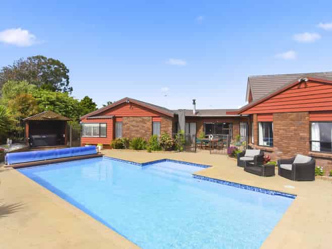 11 Oakwood Grove, Paraparaumu Beach