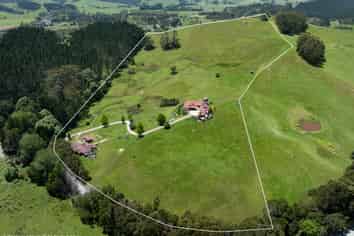 105 Paranui Road, TAIPA