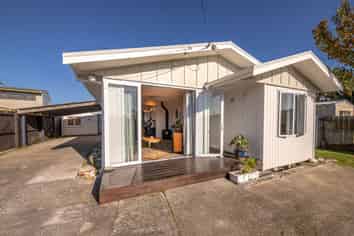 14 Coates Street, Westport