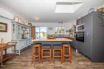 14 Coates Street, Westport